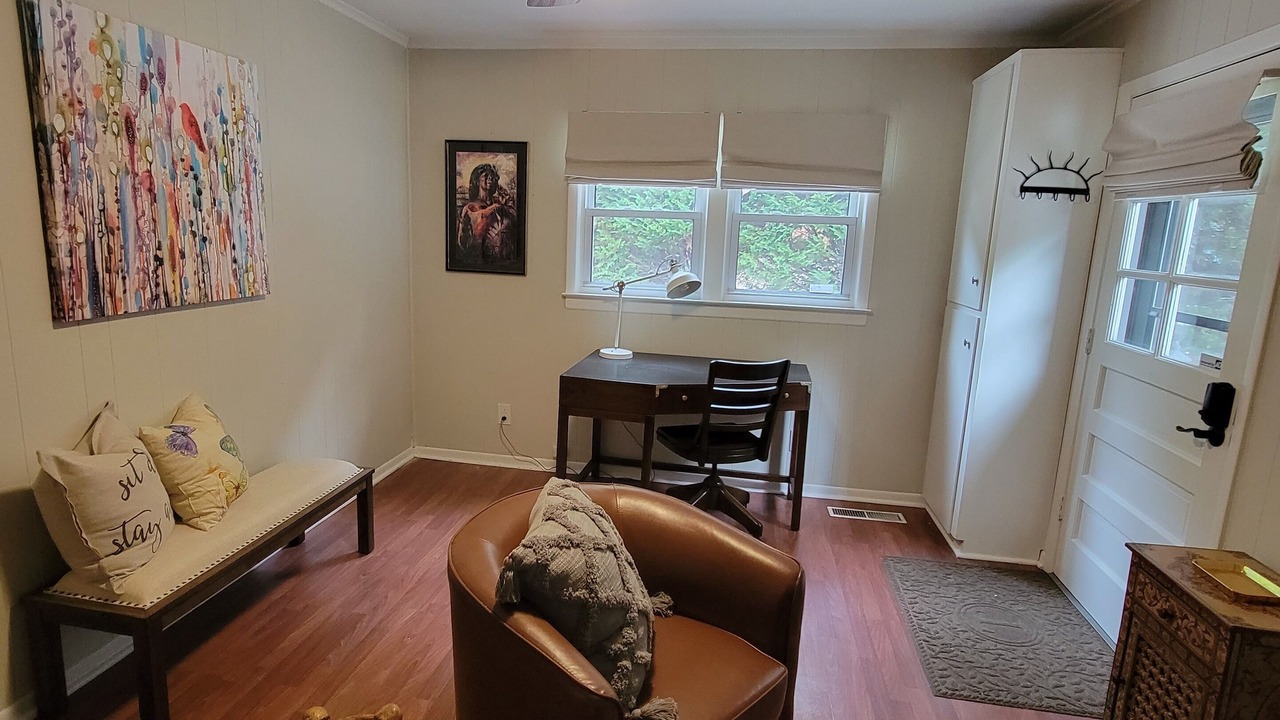 Photo of Livingroom in Morganton