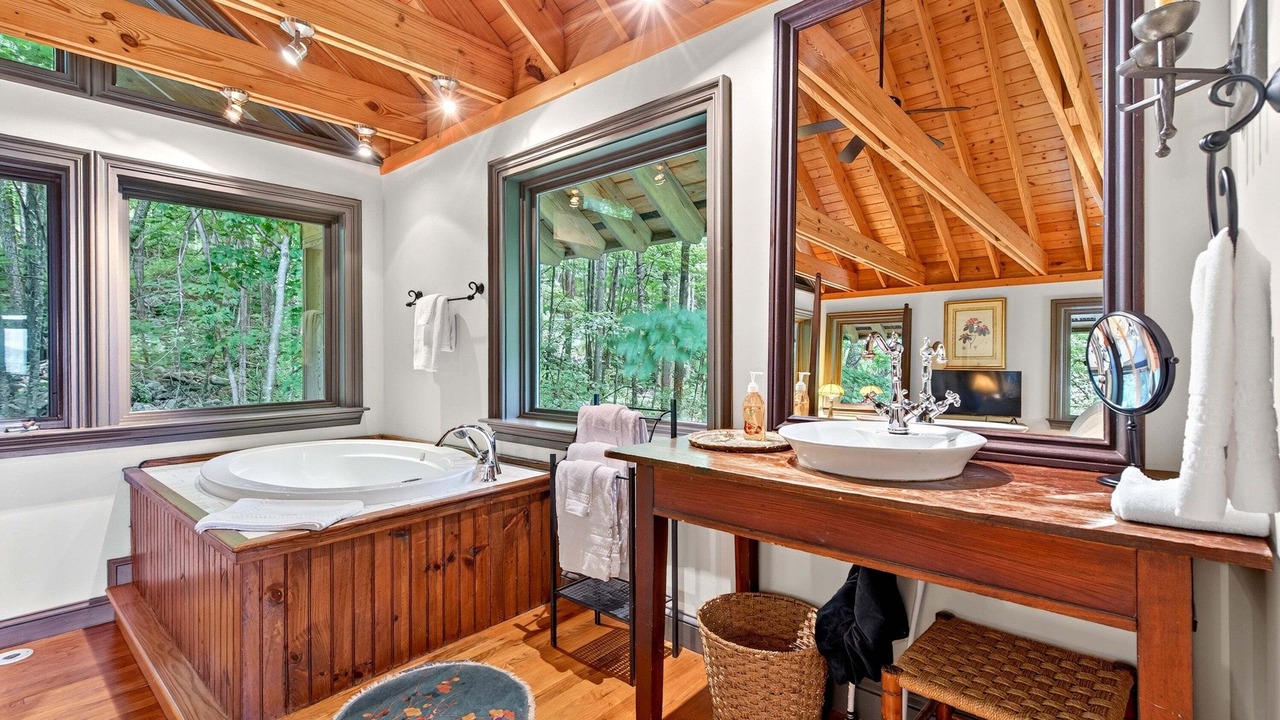Photo of Bedroom in Laurel Ridge