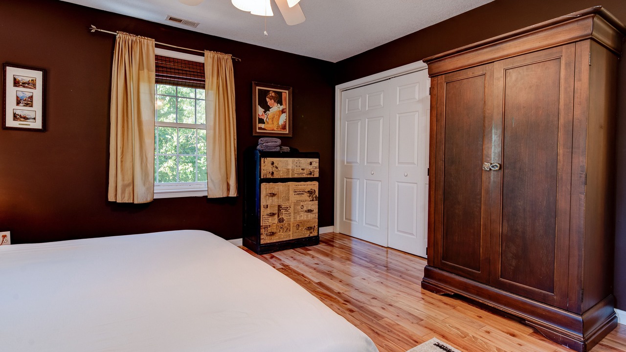 Photo of Bedroom in Woodfin