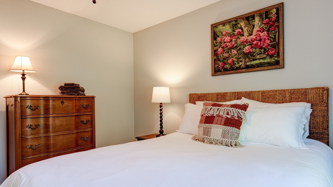 Photo of Bedroom in Woodfin