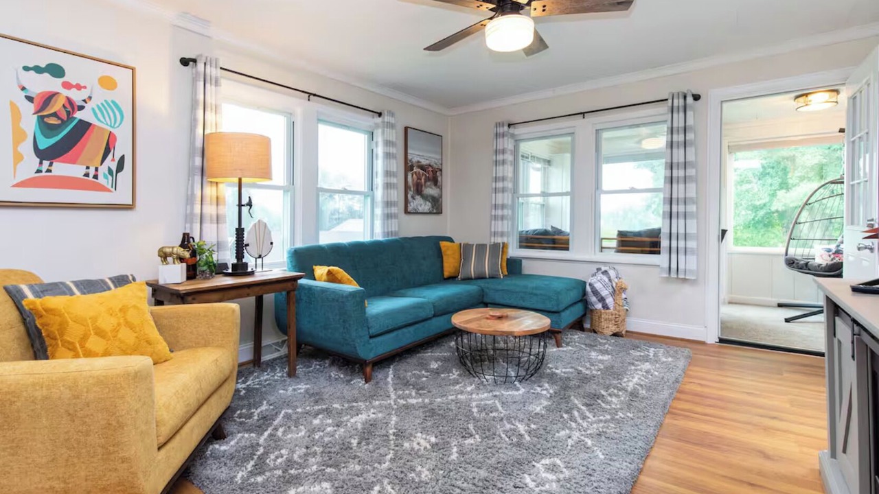 Photo of Livingroom in Candler