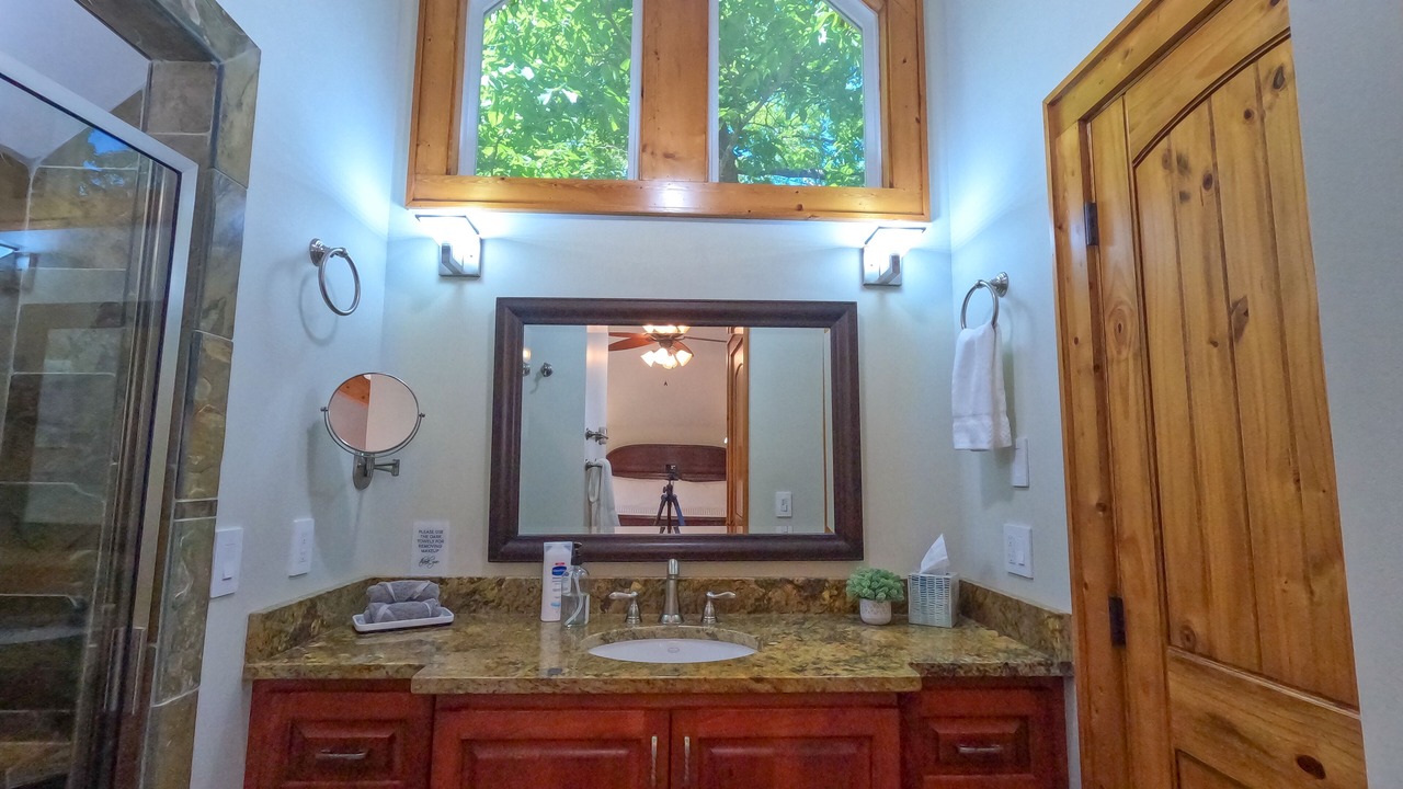 Photo of Bathroom in Dillard