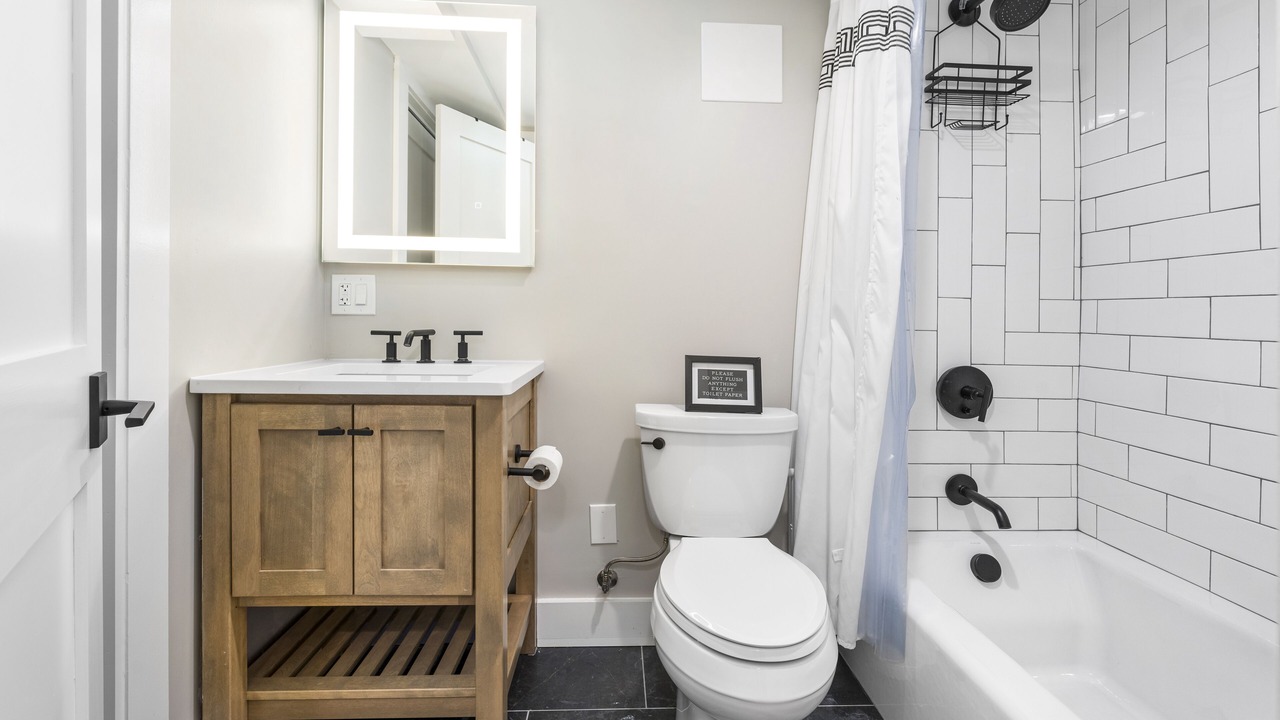 Photo of Bathroom in Brightwood Park