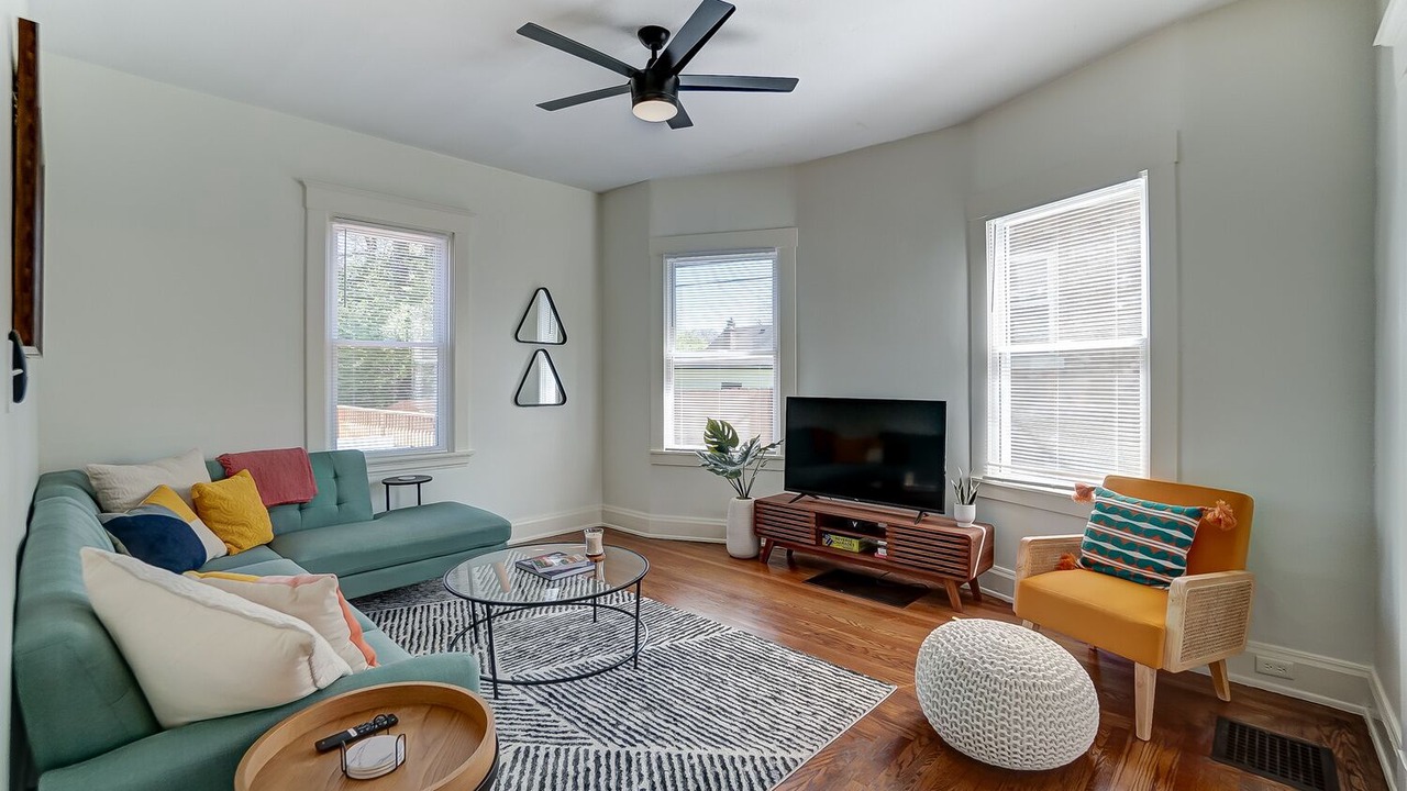 Photo of Livingroom in Oakley