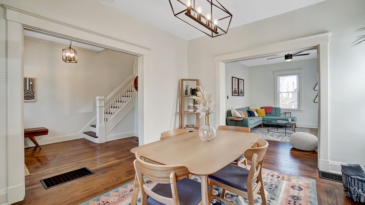 Photo of Livingroom in Oakley