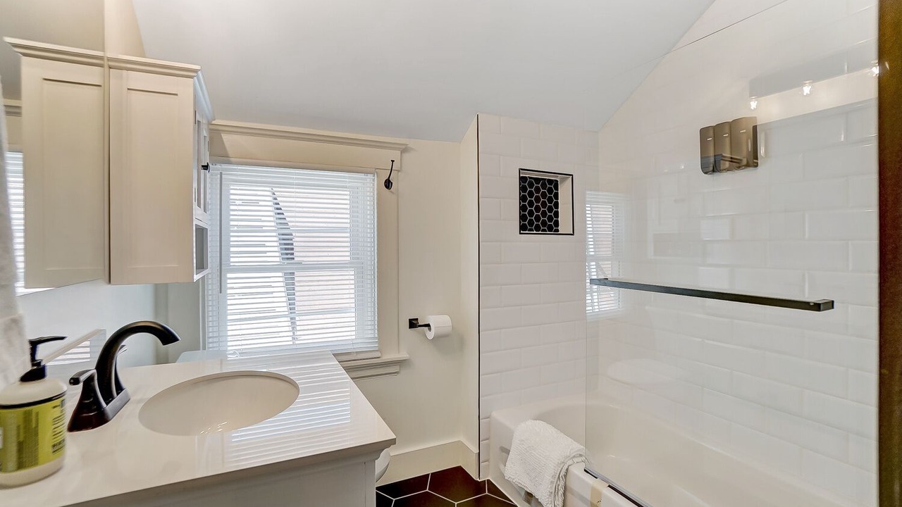 Photo of Bathroom in Oakley