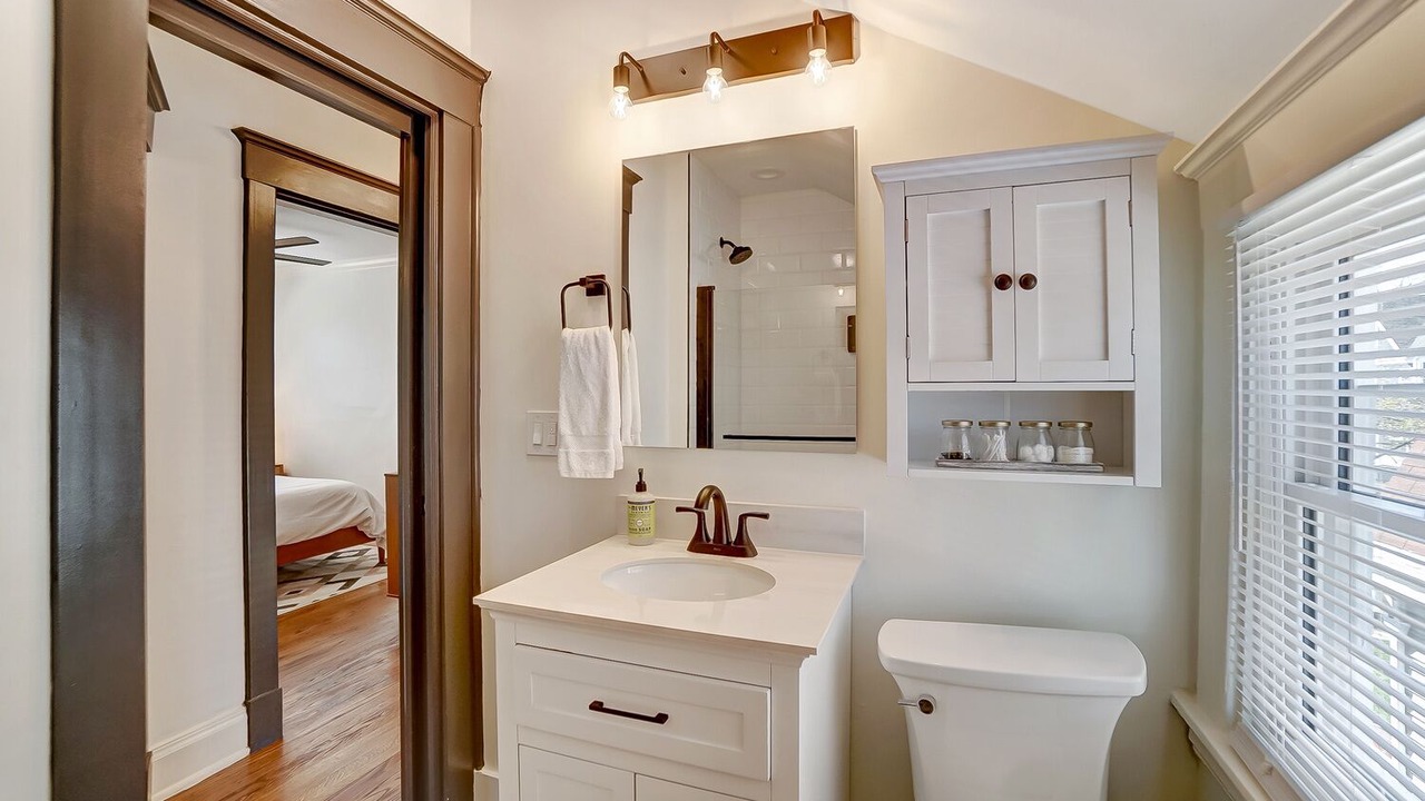 Photo of Bathroom in Oakley