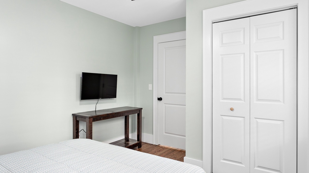 Photo of Bedroom in Woodfin