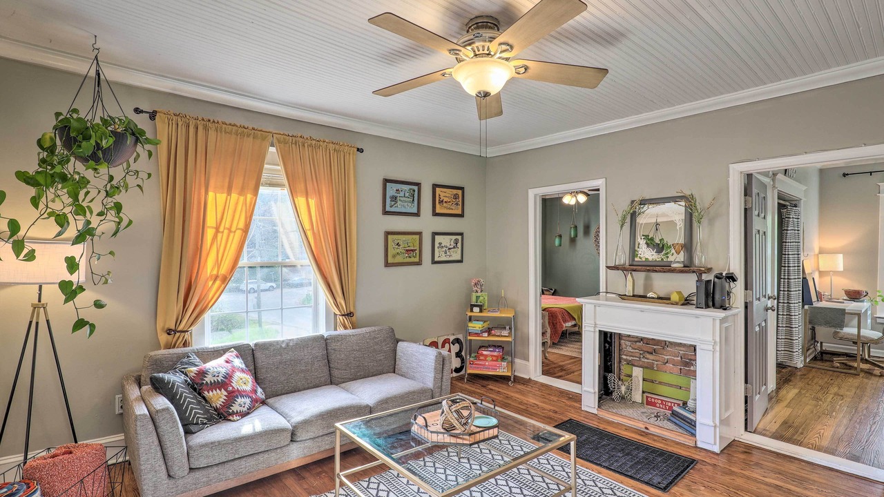 Photo of Livingroom in Woodfin