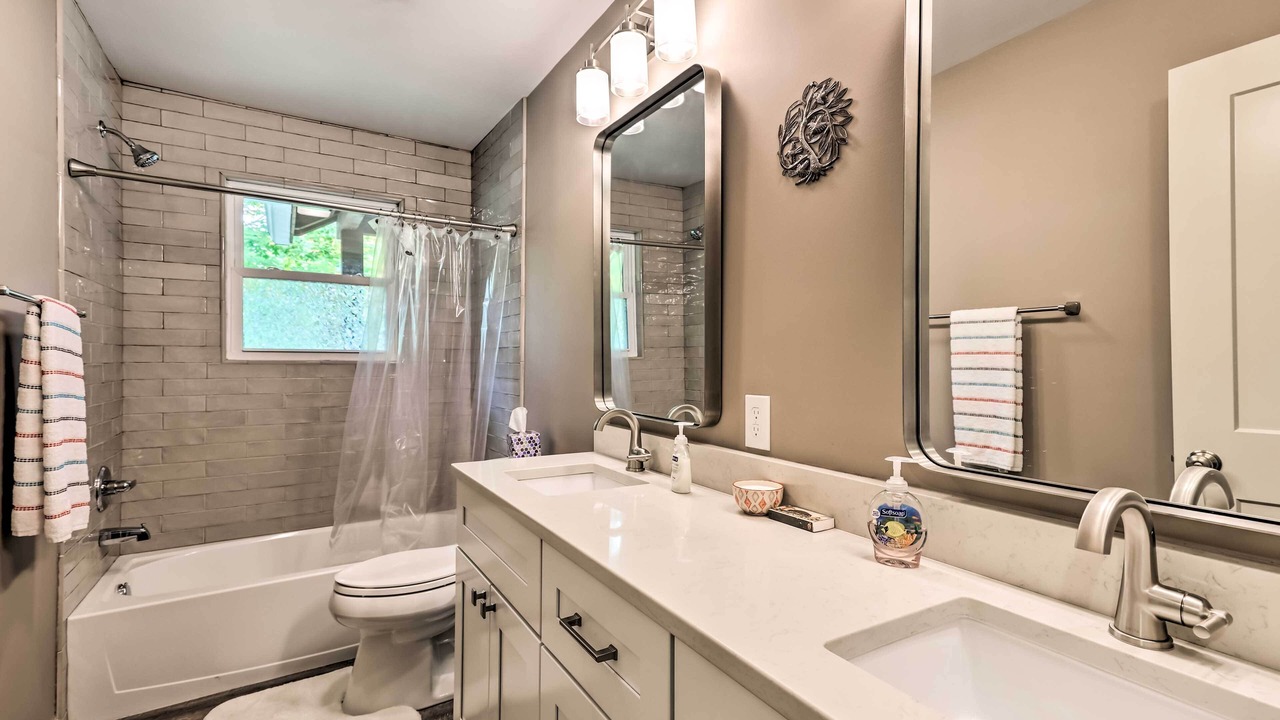 Photo of Bathroom in Frank
