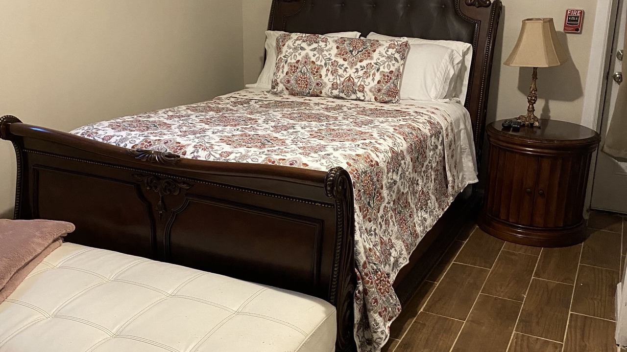 Photo of Bedroom in Delbarton