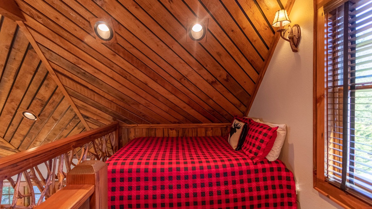 Photo of Bedroom in Elk Park