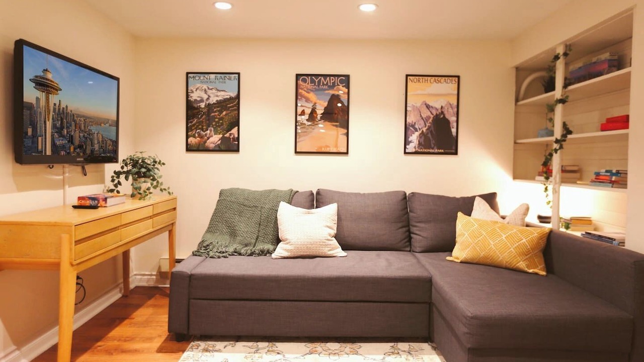 Photo of Livingroom in North Queen Anne