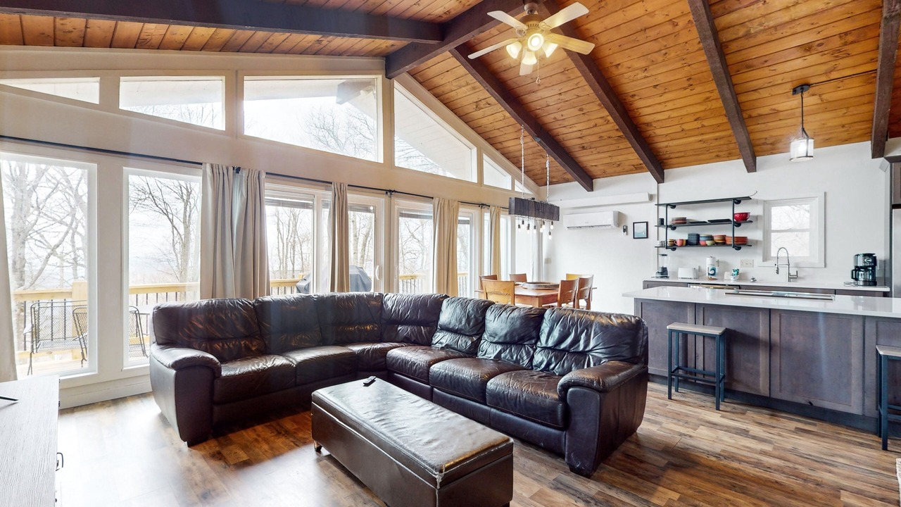 Photo of Livingroom in Beech Mountain