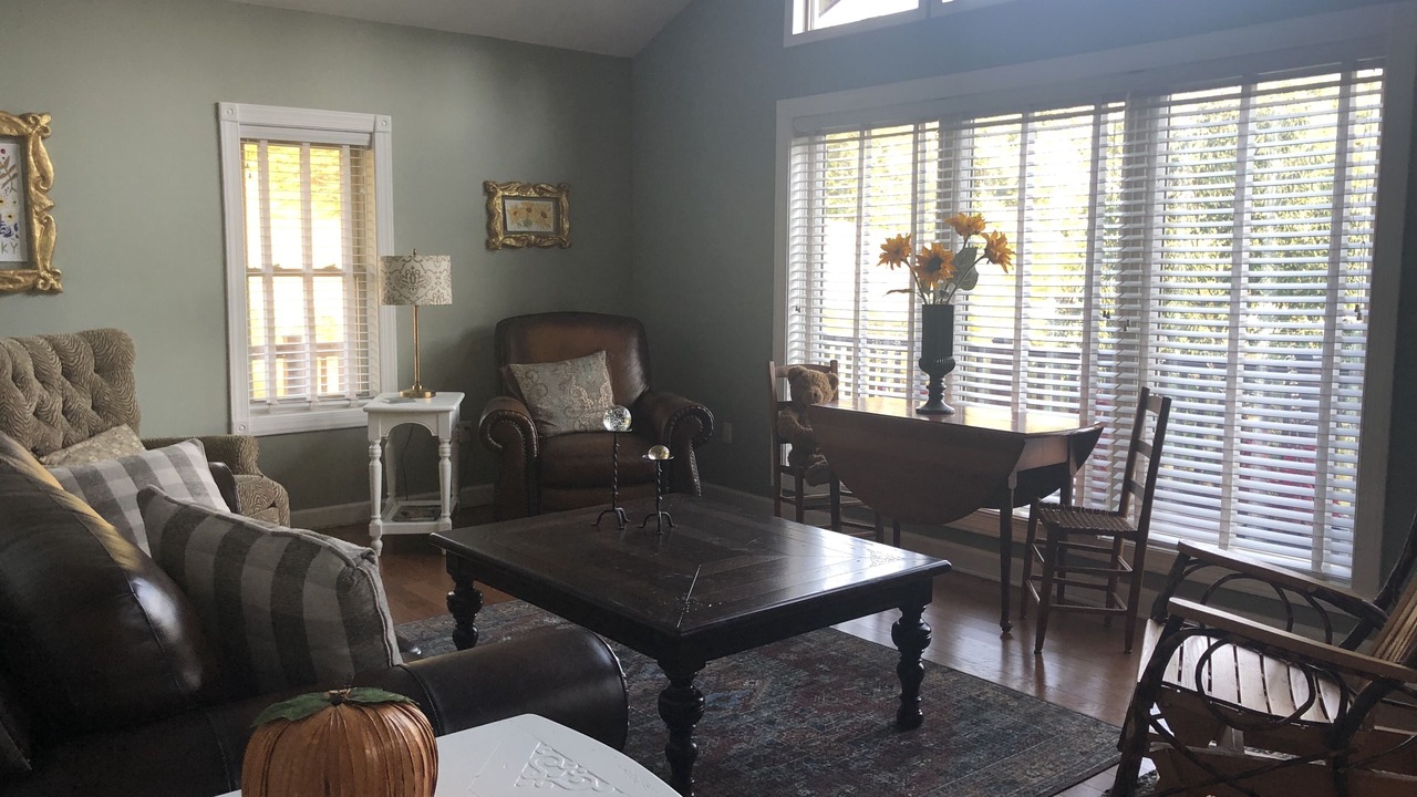 Photo of Livingroom in Hazel Green