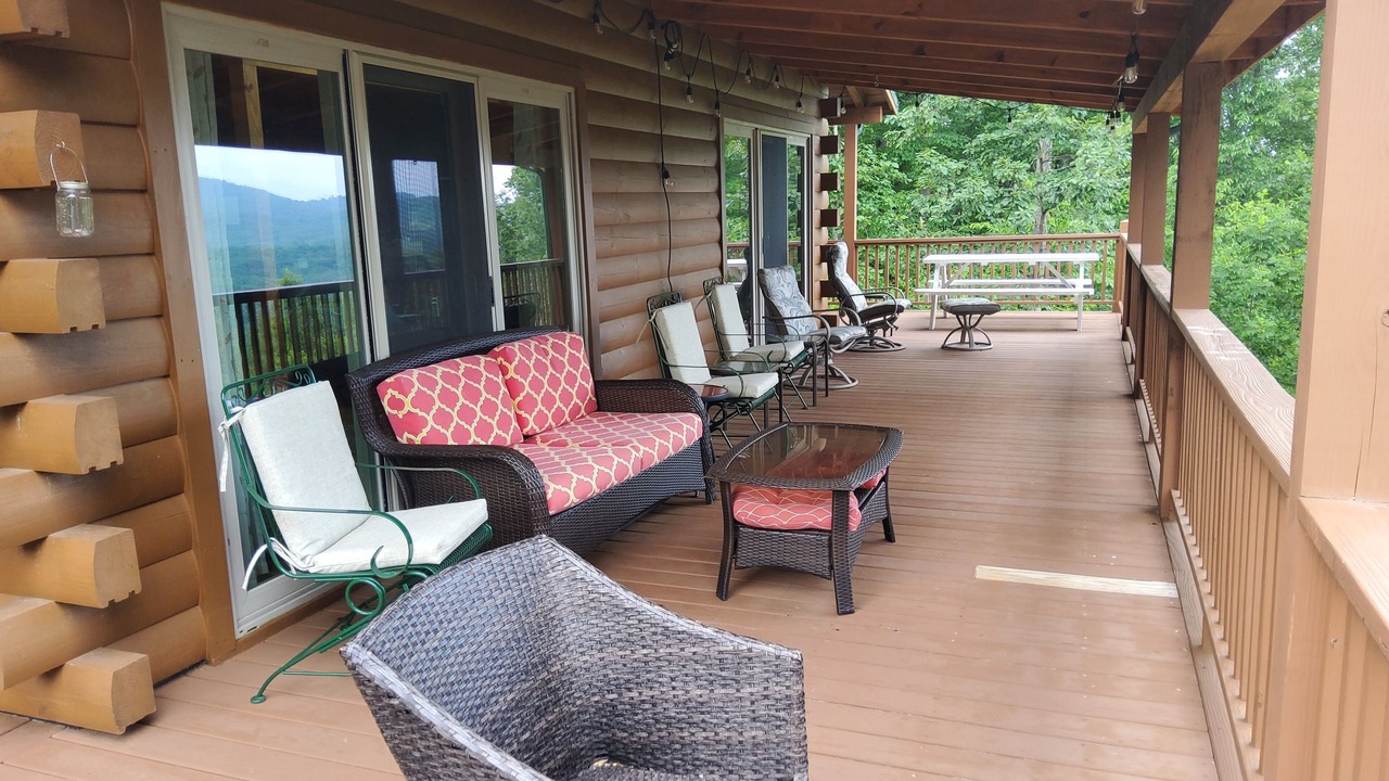 Photo of Patio Balcony in Vein Mountain
