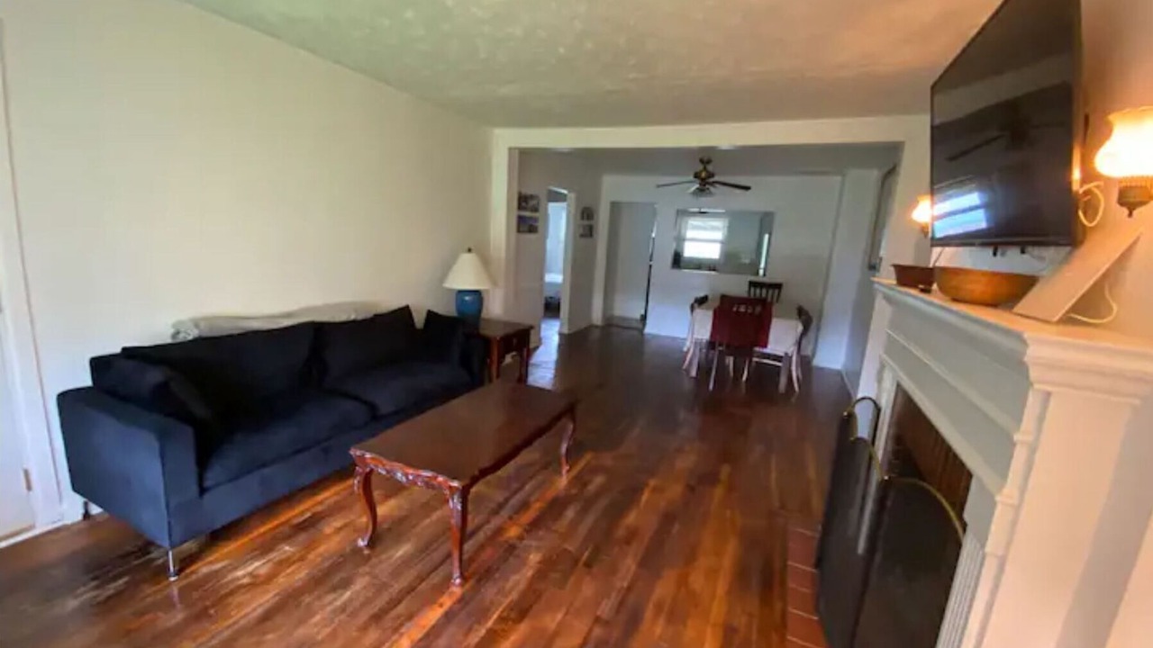 Photo of Livingroom in Lexington