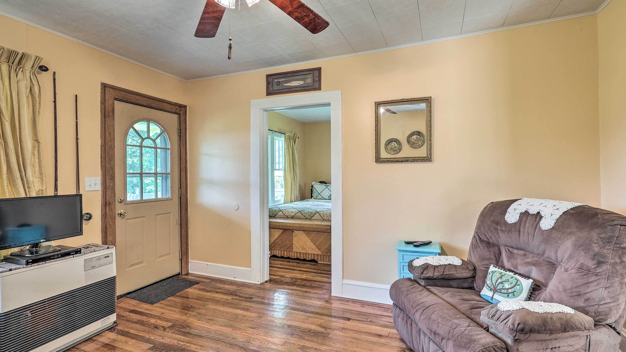 Photo of Livingroom in Bakersville