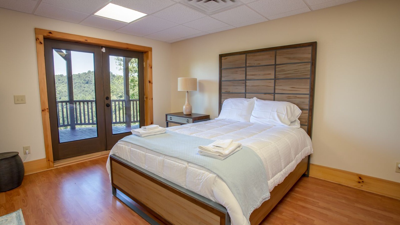 Photo of Bedroom in Lenoir