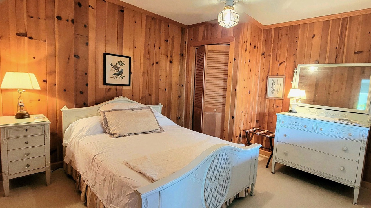 Photo of Bedroom in Tuxedo