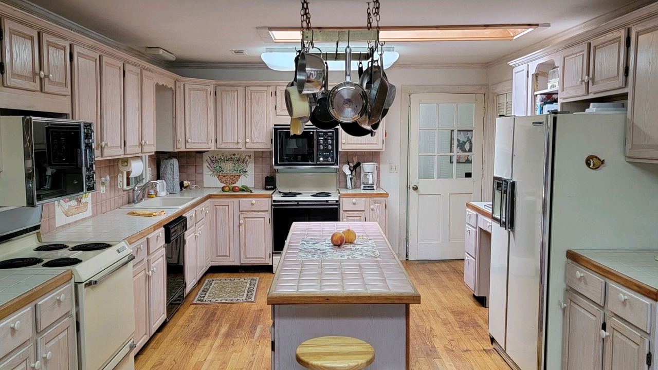 Photo of Kitchen in Tuxedo