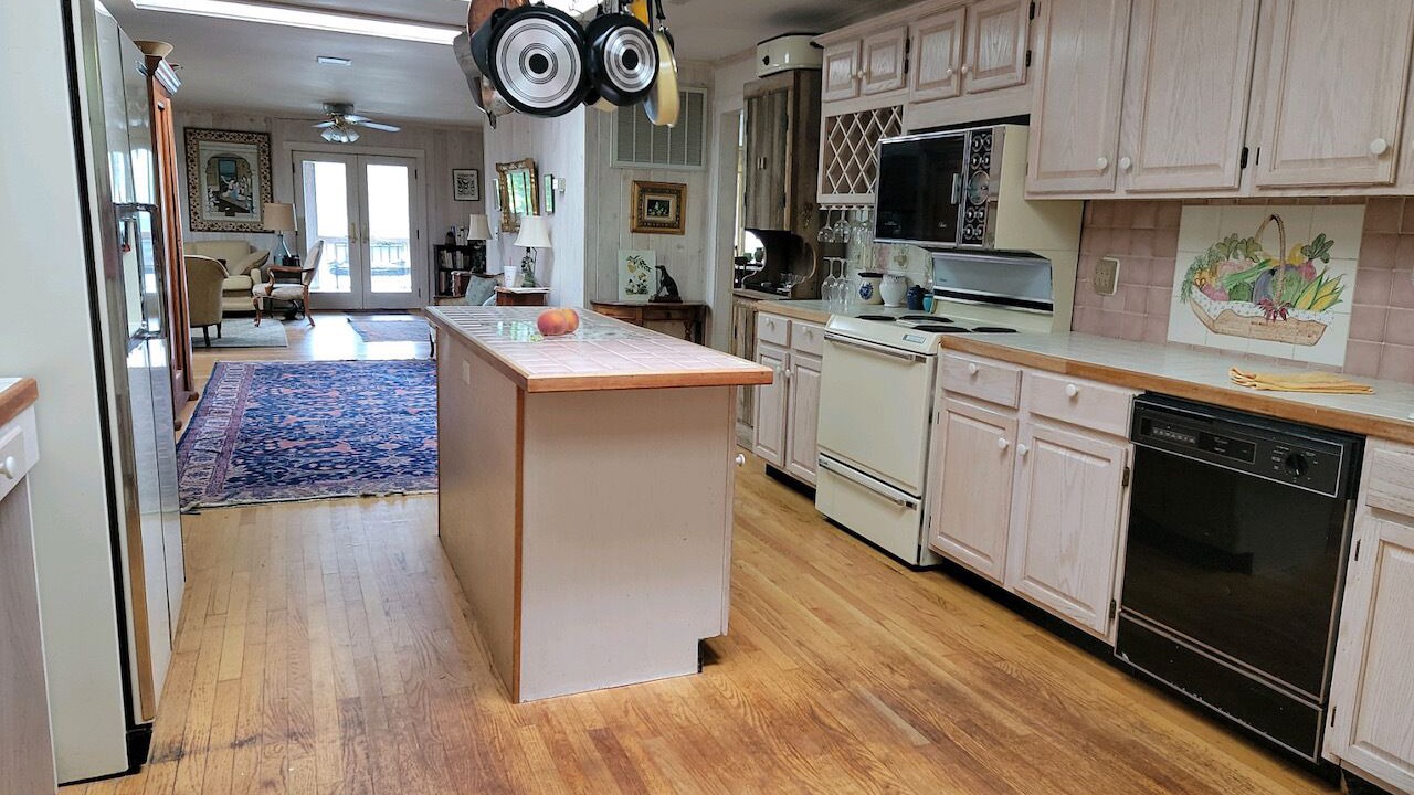 Photo of Kitchen in Tuxedo