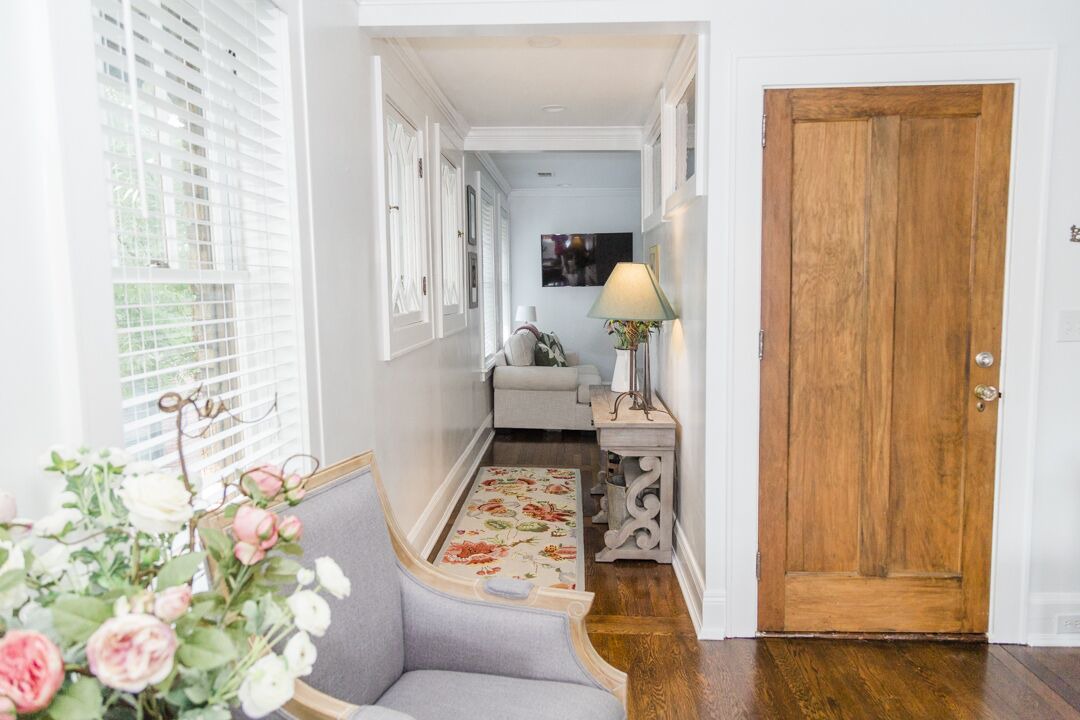 Photo of Livingroom in Northside District