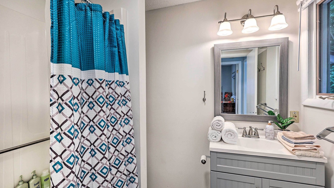 Photo of Bathroom in Roan Mountain