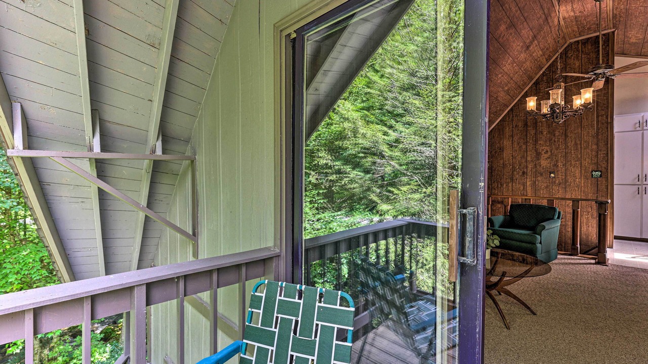 Photo of Patio Balcony in Roan Mountain