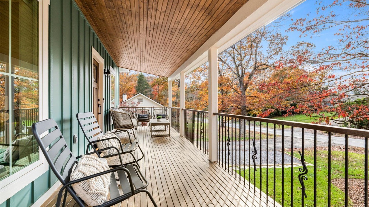 Photo of Patio Balcony in Black Mountain