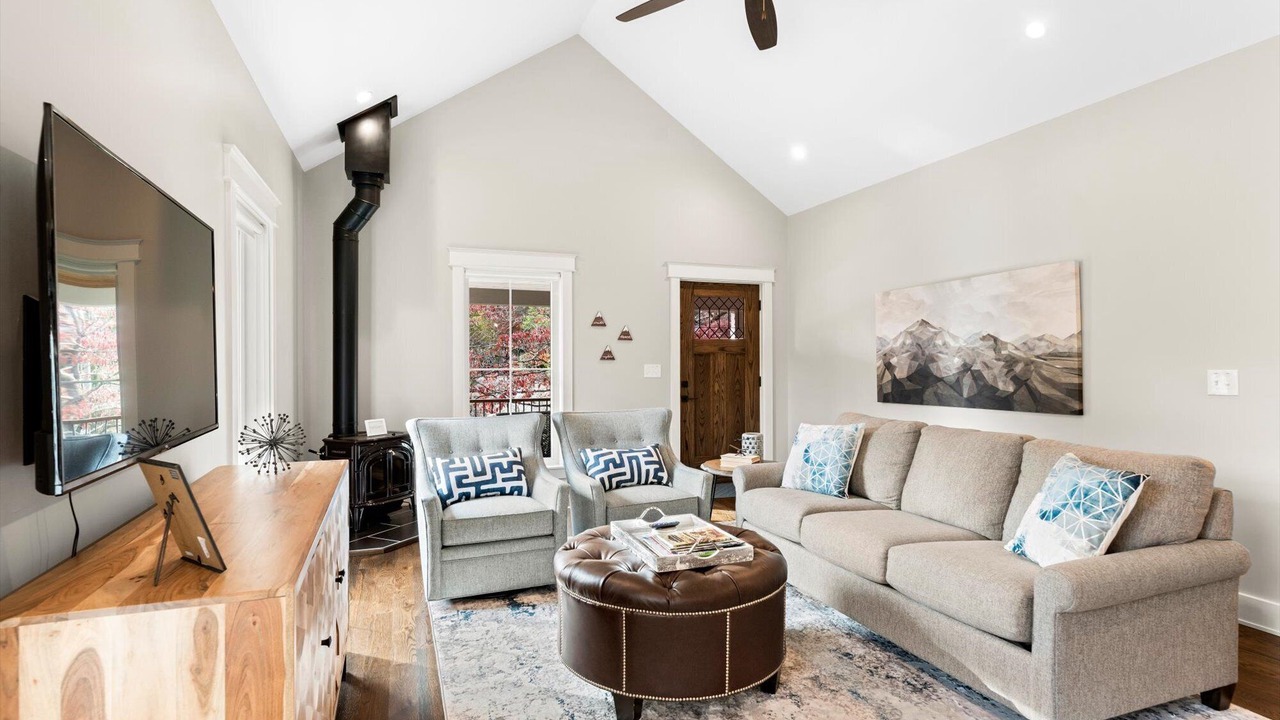 Photo of Livingroom in Black Mountain