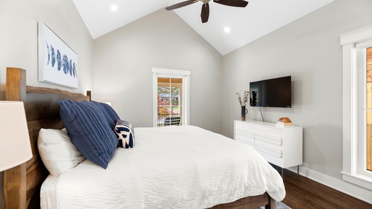 Photo of Bedroom in Black Mountain