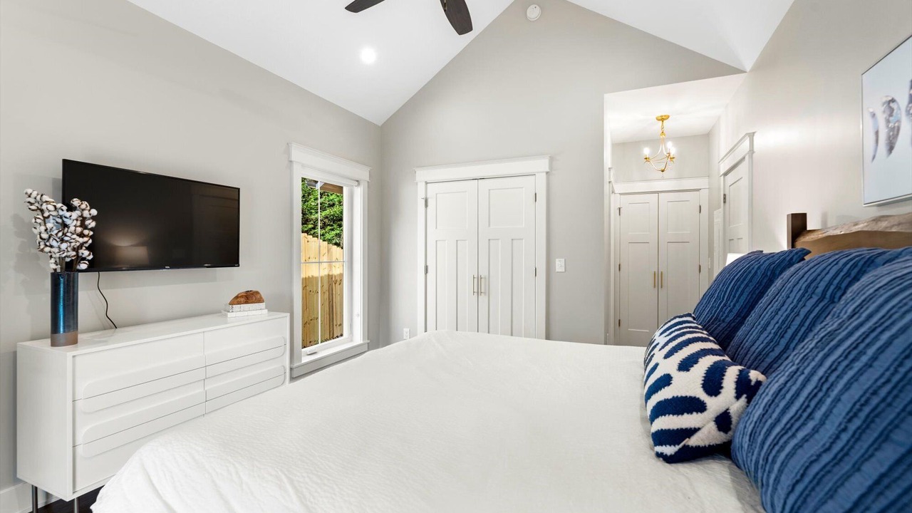 Photo of Bedroom in Black Mountain