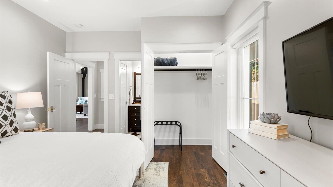 Photo of Bedroom in Black Mountain