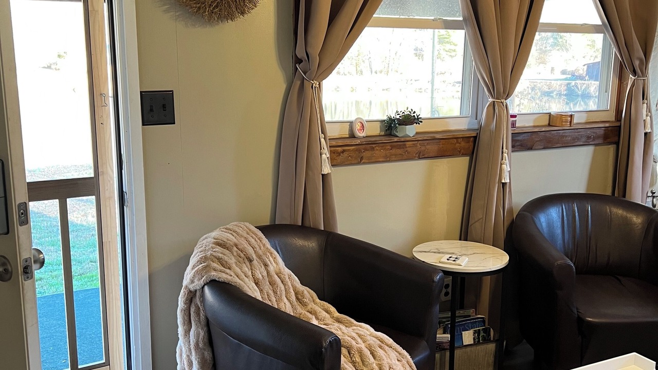 Photo of Livingroom in Barnardsville