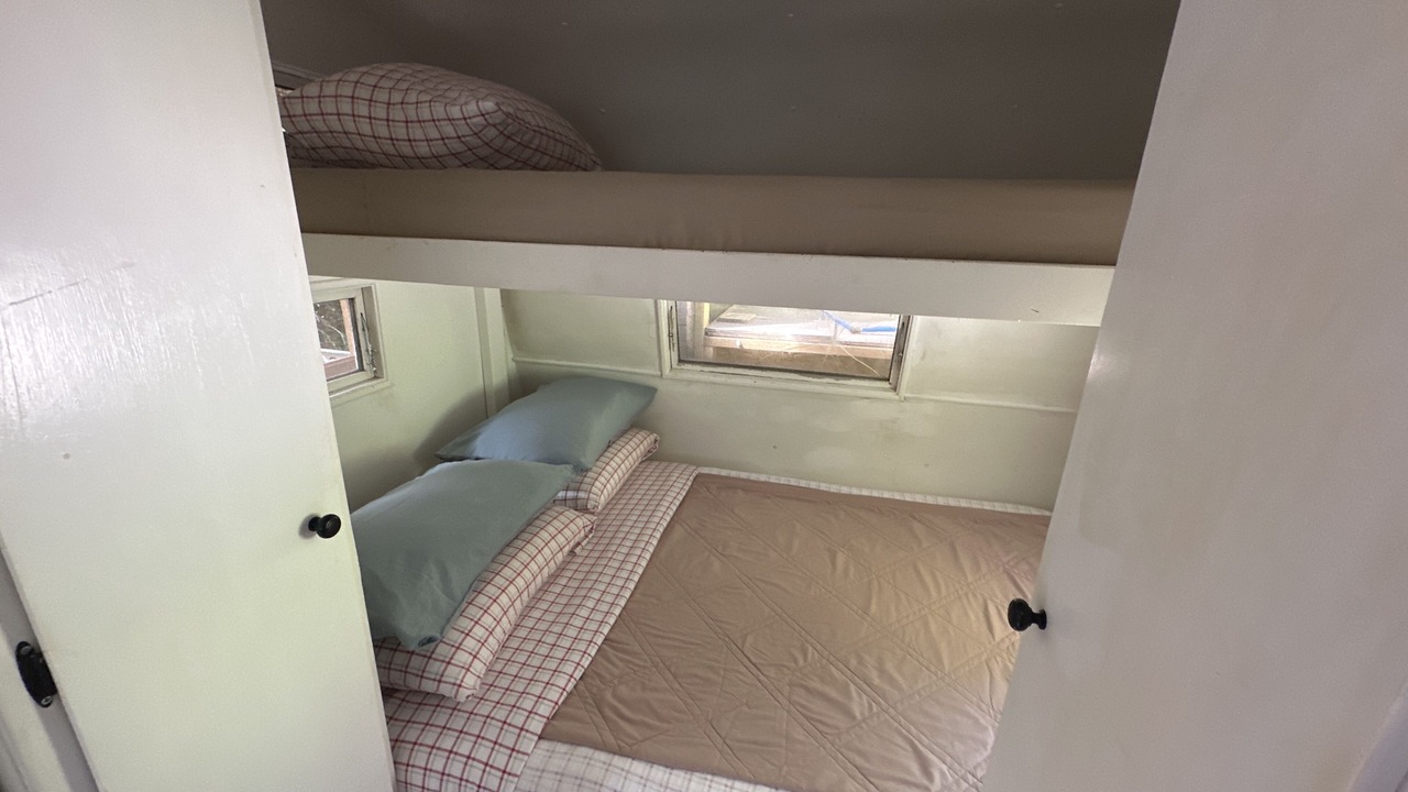 Photo of Bedroom in Barnardsville
