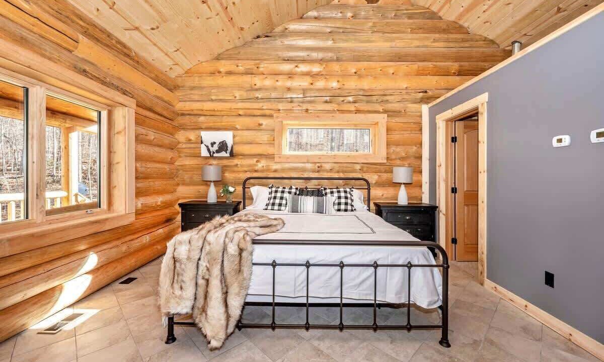 Photo of Bedroom in Dickerson