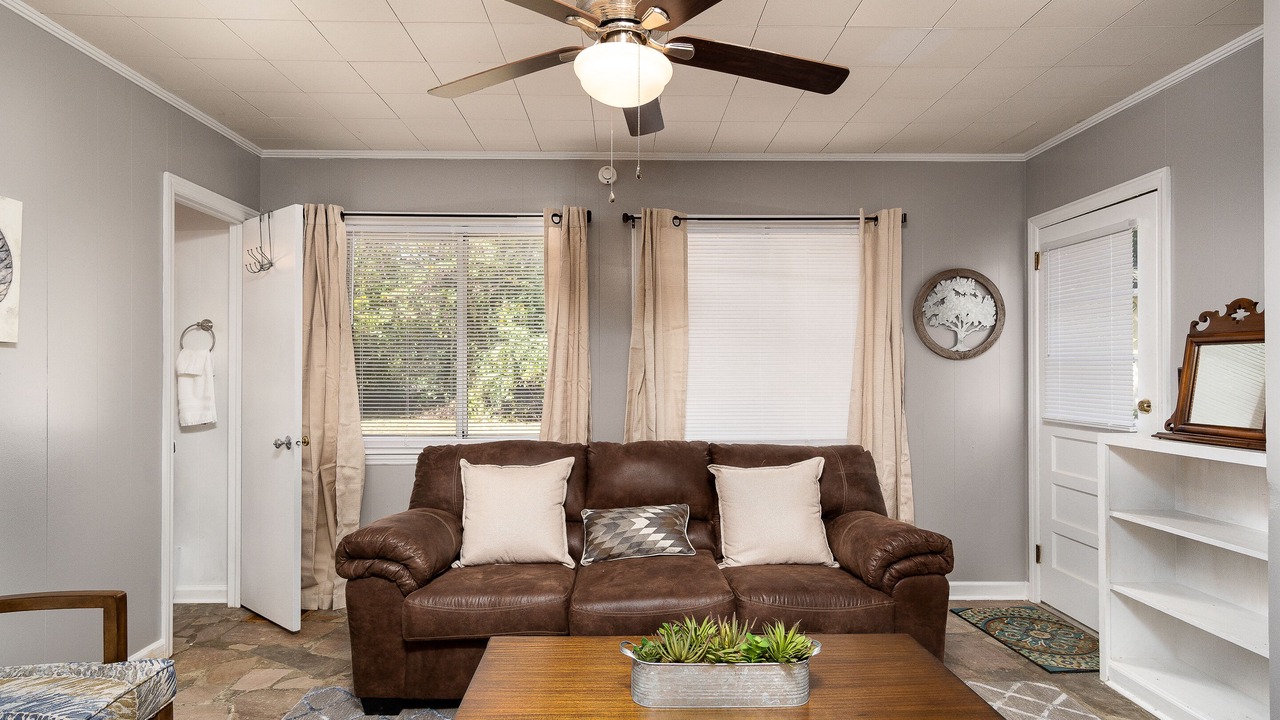Photo of Livingroom in Johnson City