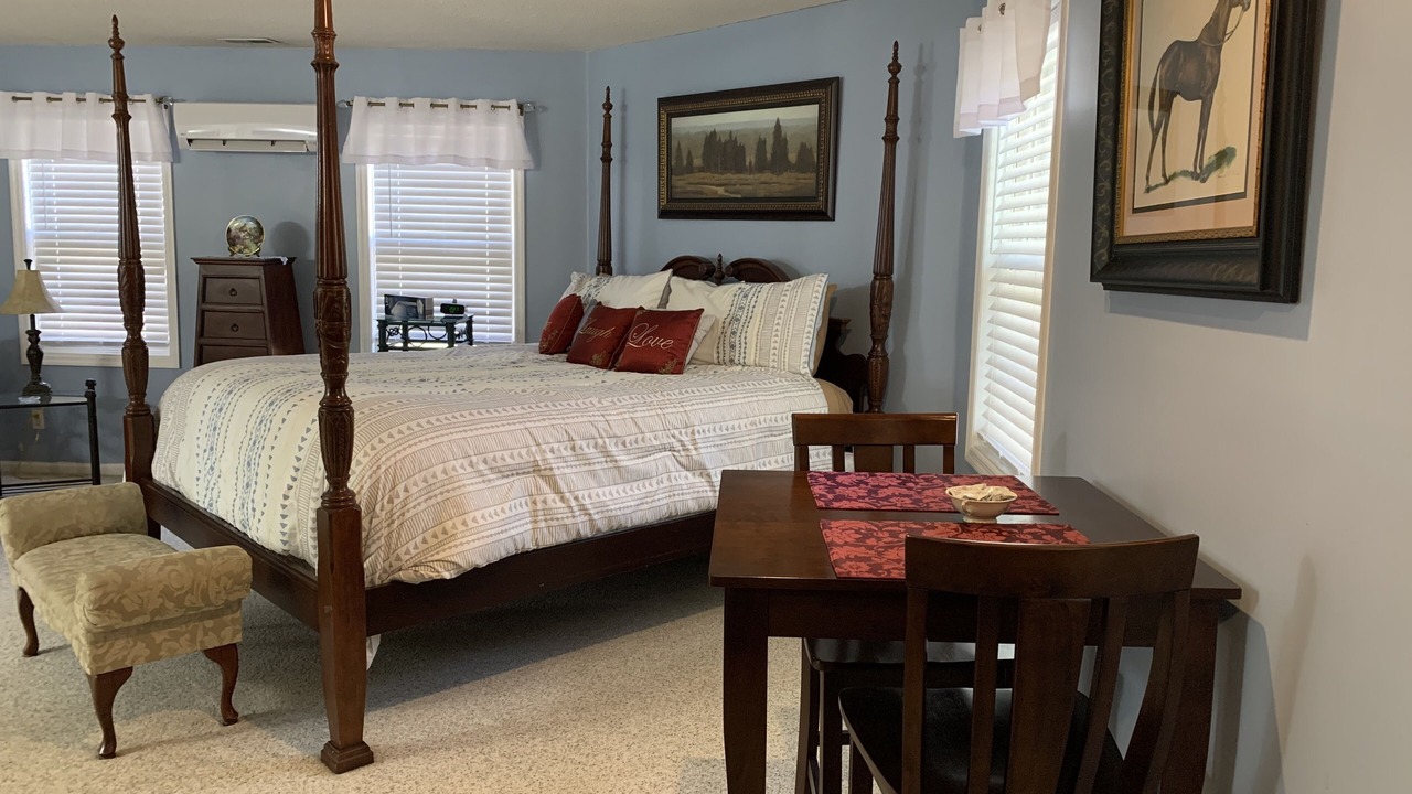Photo of Bedroom in Roan Mountain
