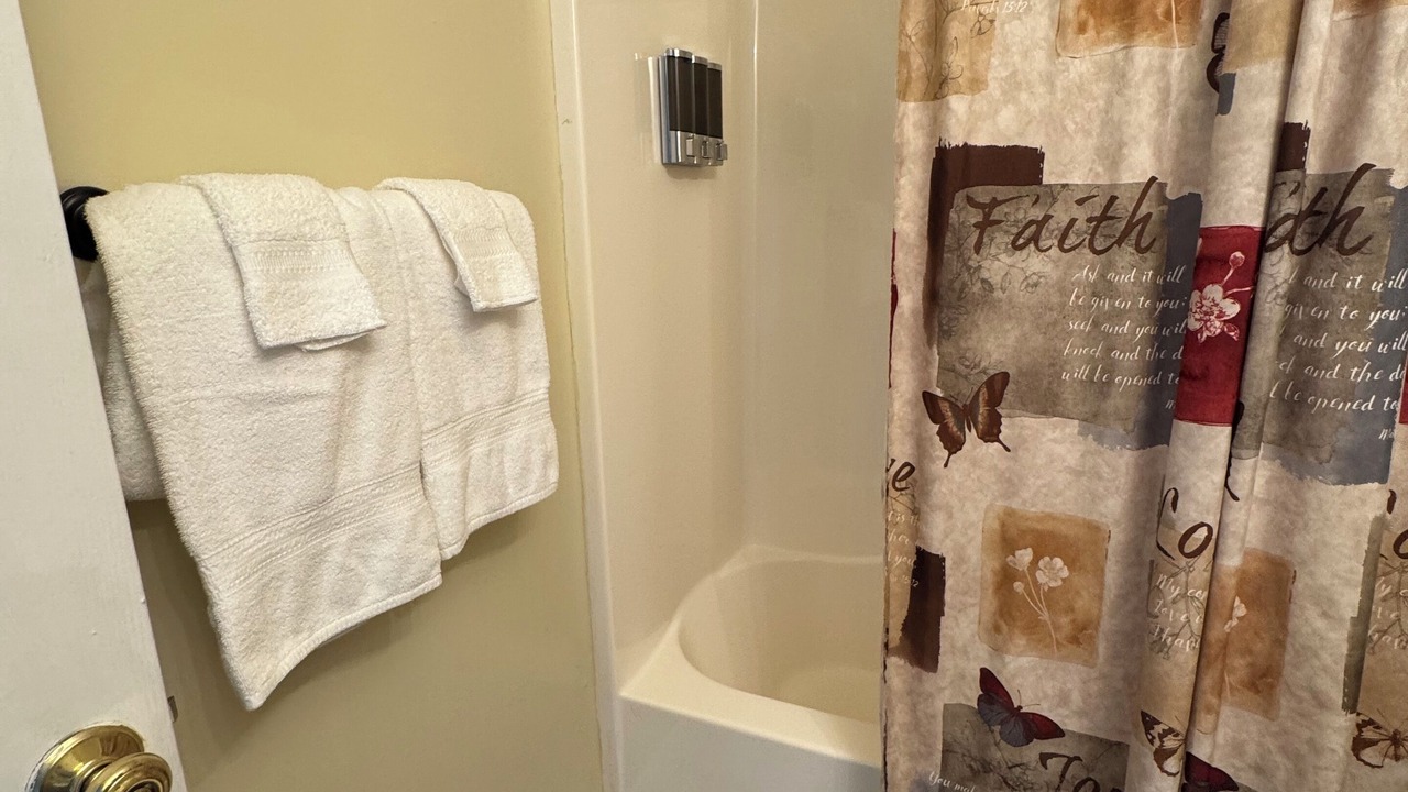 Photo of Bathroom in Dry Ridge