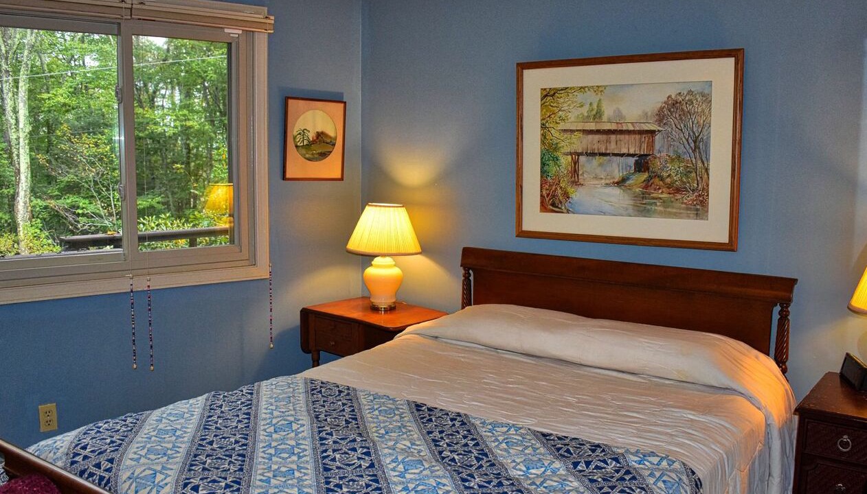 Photo of Bedroom in Newland