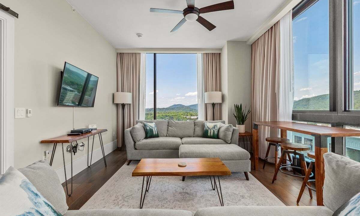 Photo of Bedroom in Downtown Asheville