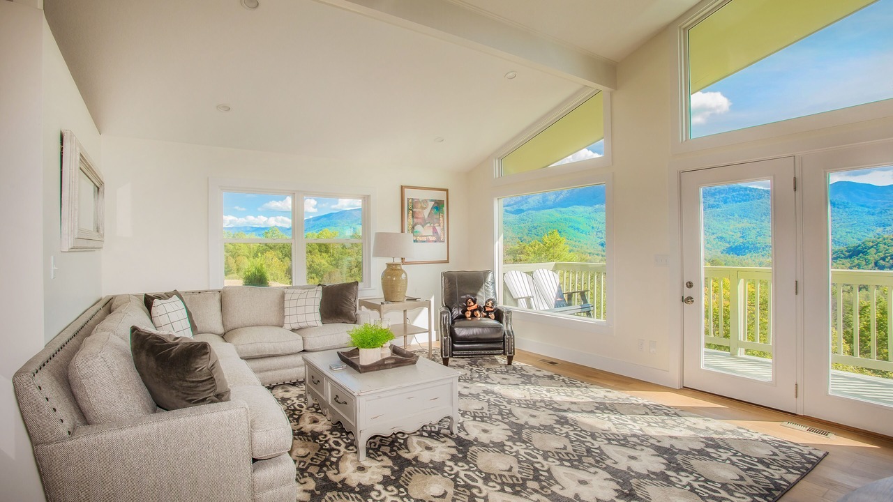 Photo of Livingroom in Pittman Center