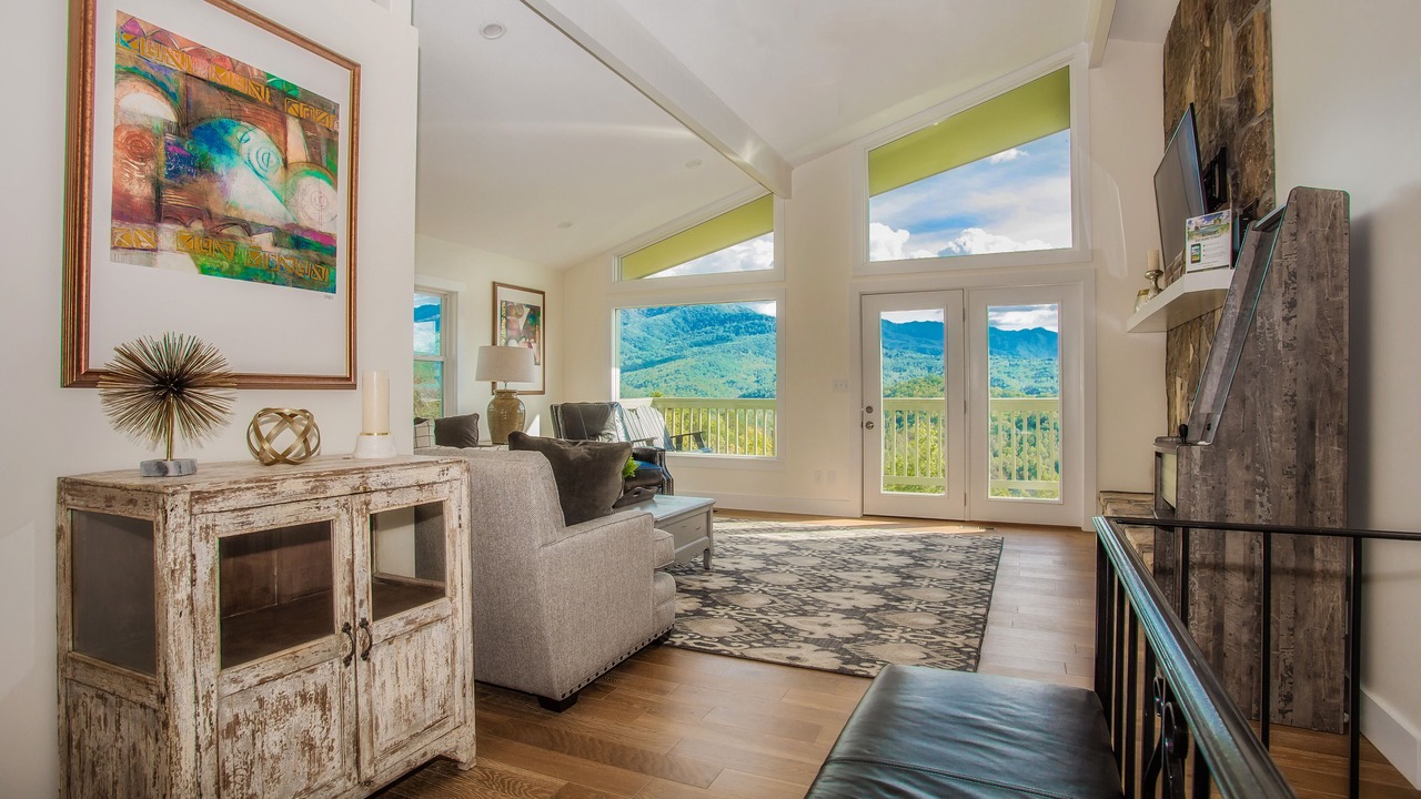 Photo of Livingroom in Pittman Center