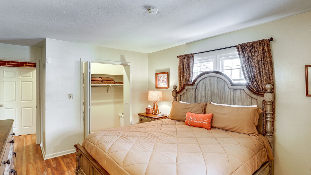 Photo of Bedroom in Boone