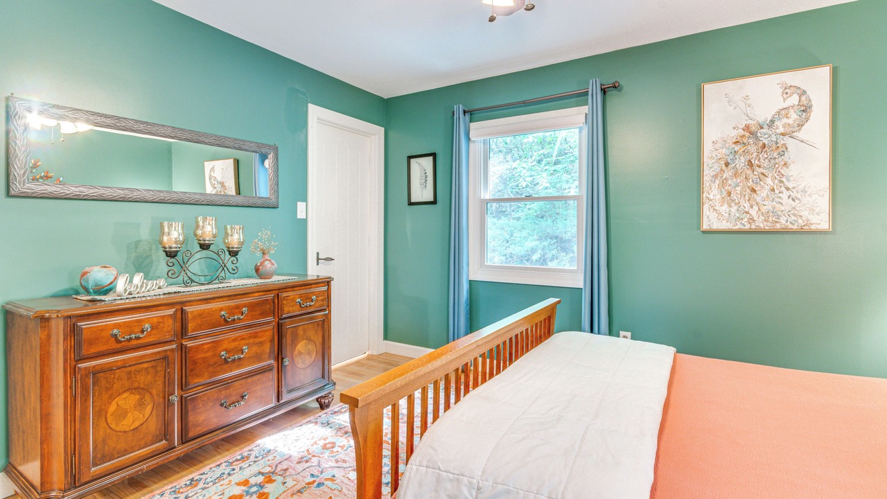 Photo of Bedroom in Black Mountain