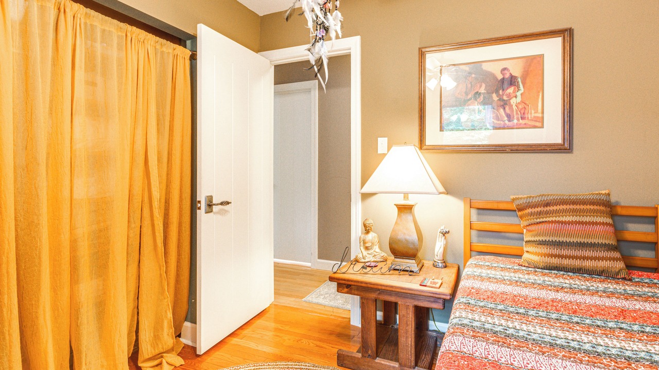 Photo of Bedroom in Black Mountain