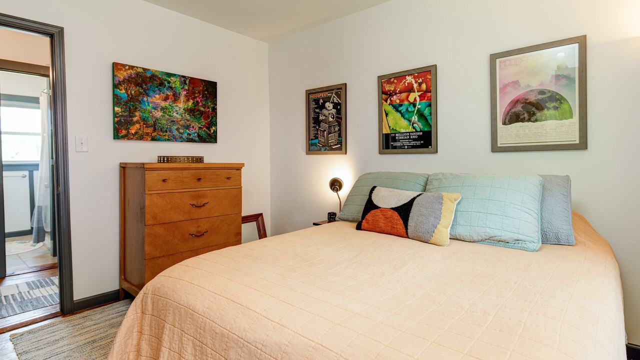 Photo of Bedroom in Woodfin
