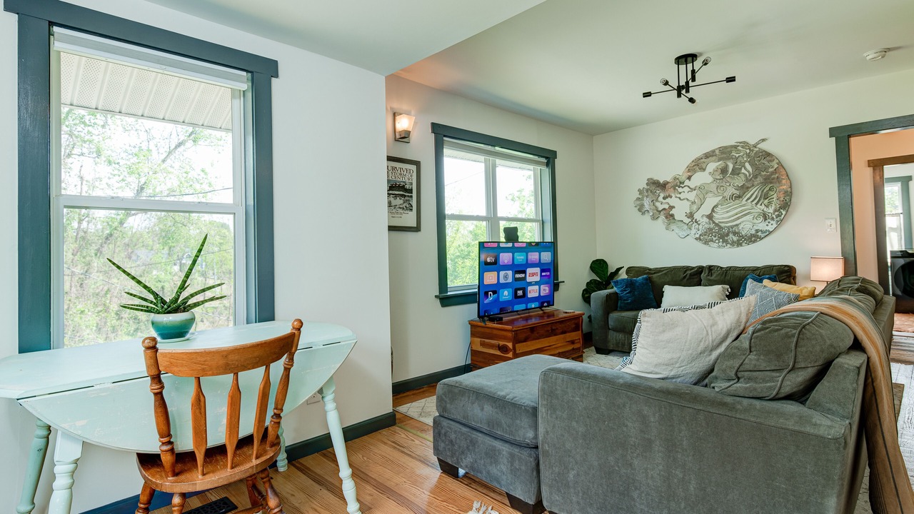 Photo of Livingroom in Woodfin