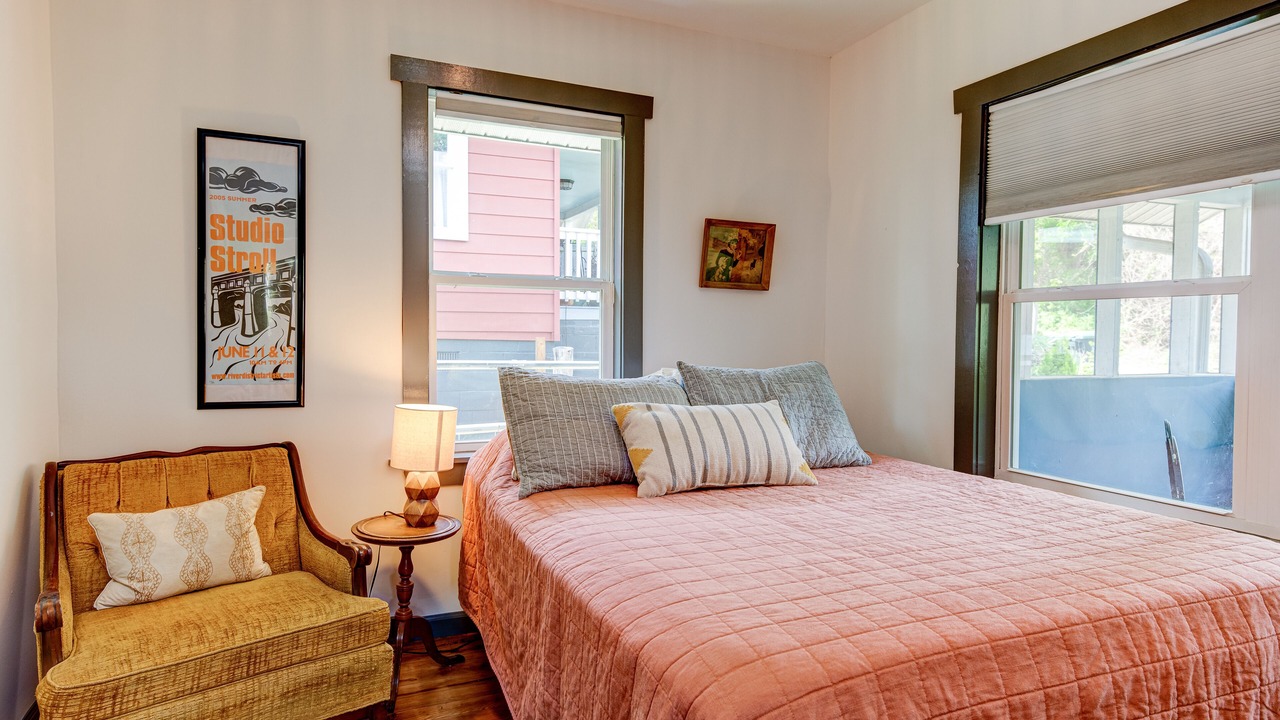 Photo of Bedroom in Woodfin